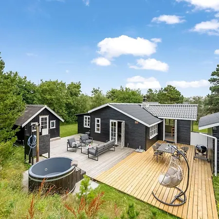 Holiday home Ljuba - 700m From The Sea In Western Jutland By Interhome