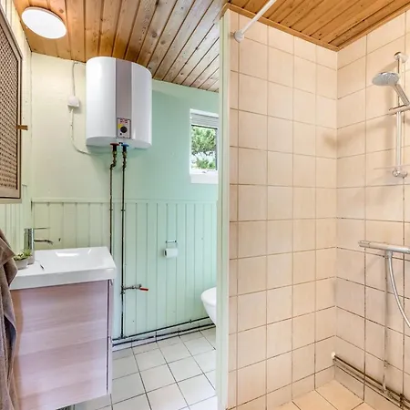 Holiday home Ljuba - 700m From The Sea By Interhome